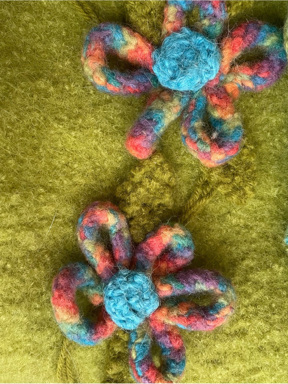 lime green felted wool purse with flowers - Picture 9 of 10